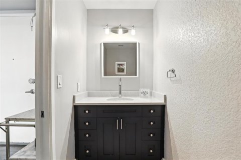 Condo in Orlando, Florida, 1 bedroom  № 1791258 - photo 19