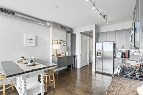 Condo in Orlando, Florida, 1 bedroom  № 1791258 - photo 12