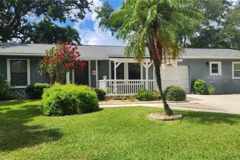 Casa en Saint Petersburg, Florida 3 dormitorios, 190.64 m2 № 2226171