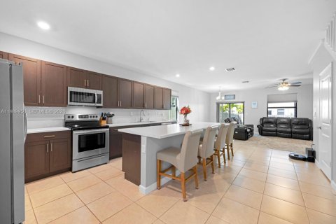 Купить виллу или дом в Хомстед, Флорида 3 спальни, 164.62м2, № 2051998 - фото 6