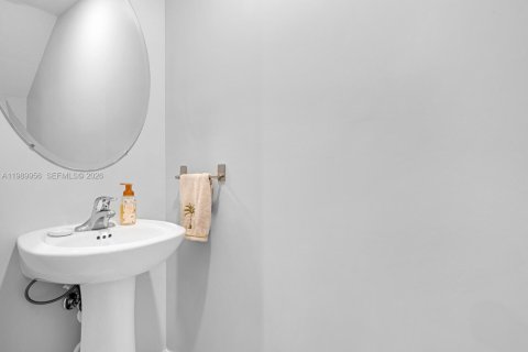 Купить виллу или дом в Хомстед, Флорида 3 спальни, 164.62м2, № 2051998 - фото 10