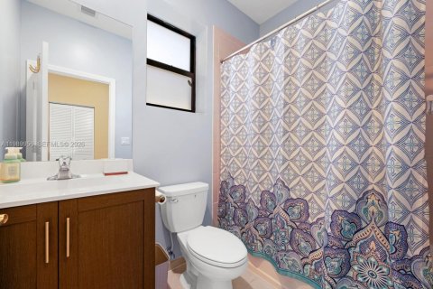 Купить виллу или дом в Хомстед, Флорида 3 спальни, 164.62м2, № 2051998 - фото 22