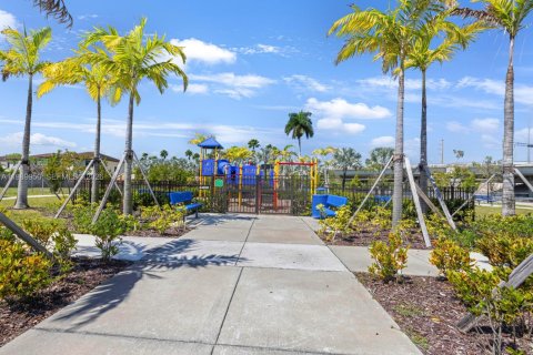 Купить виллу или дом в Хомстед, Флорида 3 спальни, 164.62м2, № 2051998 - фото 28