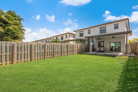 Купить виллу или дом в Хомстед, Флорида 3 спальни, 164.62м2, № 2051998 - фото 15