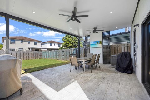 Купить виллу или дом в Хомстед, Флорида 3 спальни, 164.62м2, № 2051998 - фото 14