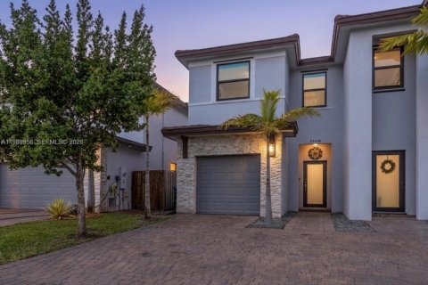 Купить виллу или дом в Хомстед, Флорида 3 спальни, 164.62м2, № 2051998 - фото 1