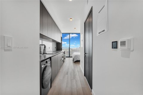 Condo in Miami, Florida № 2255302 - photo 5