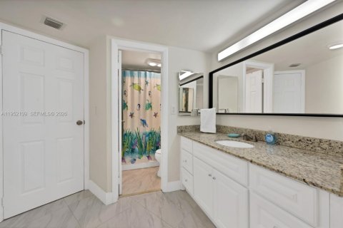 Купить кондоминиум в Авентура, Флорида 2 спальни, 100.61м2, № 2010477 - фото 16