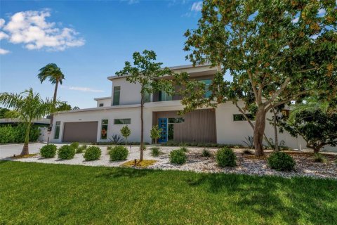 Casa en venta en Sarasota, Florida, 7 dormitorios, 428.74 m2 № 1885213 - foto 2