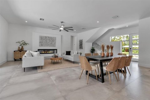 Casa en venta en Sarasota, Florida, 7 dormitorios, 428.74 m2 № 1885213 - foto 7