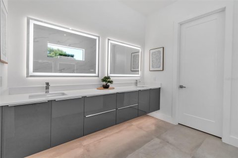 Casa en venta en Sarasota, Florida, 7 dormitorios, 428.74 m2 № 1885213 - foto 21