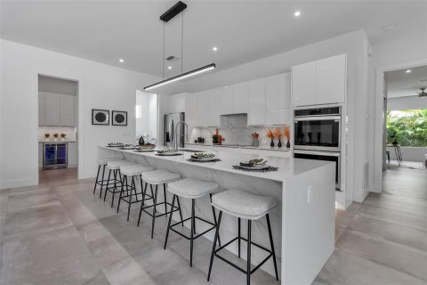 Casa en venta en Sarasota, Florida, 7 dormitorios, 428.74 m2 № 1885213 - foto 11
