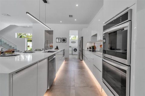 Casa en venta en Sarasota, Florida, 7 dormitorios, 428.74 m2 № 1885213 - foto 12