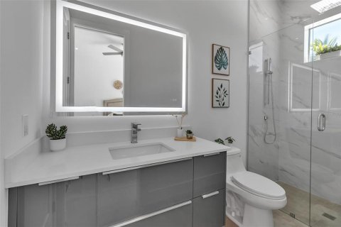 Casa en venta en Sarasota, Florida, 7 dormitorios, 428.74 m2 № 1885213 - foto 27