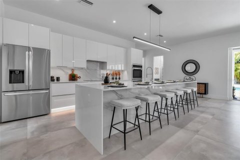 Casa en venta en Sarasota, Florida, 7 dormitorios, 428.74 m2 № 1885213 - foto 10