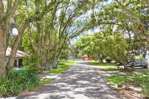 Apartment in Fruitland Park, Florida 2 bedrooms, 133.22 sq.m. № 1854117 - photo 25
