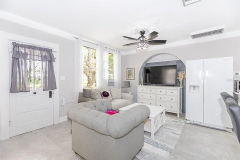 Apartment in Fruitland Park, Florida 2 bedrooms, 133.22 sq.m. № 1854117 - photo 10