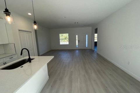 Villa ou maison à louer à Ocala, Floride: 4 chambres, 146.79 m2 № 1777092 - photo 4