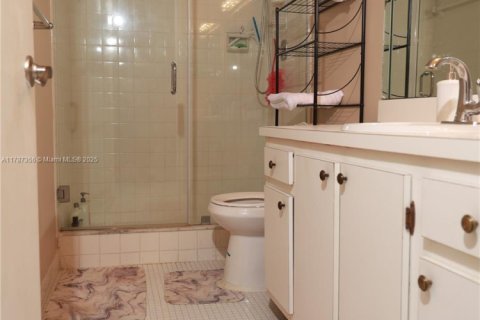 Condominio en alquiler en Lauderhill, Florida, 2 dormitorios, 119.84 m2 № 1958917 - foto 14
