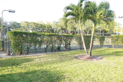 Condominio en alquiler en Lauderhill, Florida, 2 dormitorios, 119.84 m2 № 1958917 - foto 3