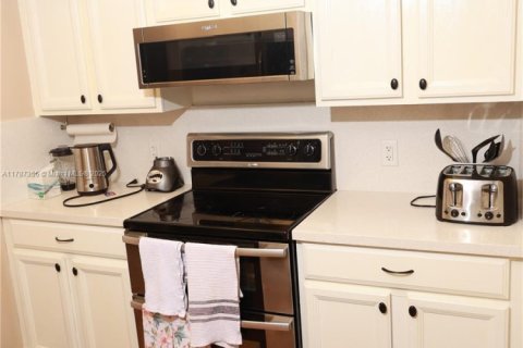 Condominio en alquiler en Lauderhill, Florida, 2 dormitorios, 119.84 m2 № 1958917 - foto 12