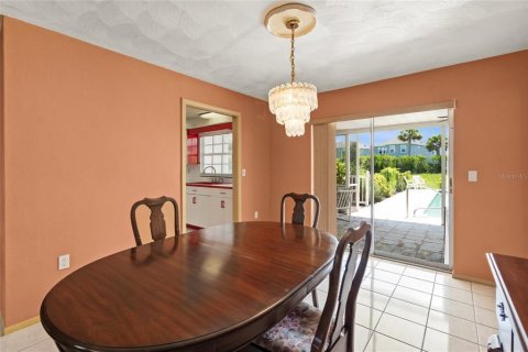 House in Nokomis, Florida 3 bedrooms, 165.92 sq.m. № 1833621 - photo 9