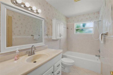 House in Nokomis, Florida 3 bedrooms, 165.92 sq.m. № 1833621 - photo 25