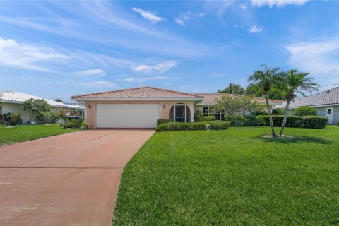 House in Nokomis, Florida 3 bedrooms, 165.92 sq.m. № 1833621 - photo 1