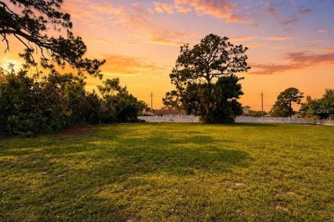 Land in Englewood, Florida № 2287574