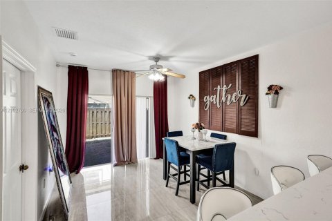 Touwnhouse à vendre à Cutler Bay, Floride: 4 chambres, 159.05 m2 № 2407802 - photo 20