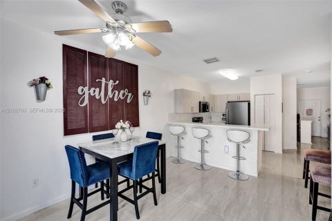 Touwnhouse à vendre à Cutler Bay, Floride: 4 chambres, 159.05 m2 № 2407802 - photo 17