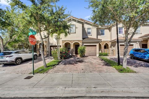 Touwnhouse à vendre à Cutler Bay, Floride: 4 chambres, 159.05 m2 № 2407802 - photo 7