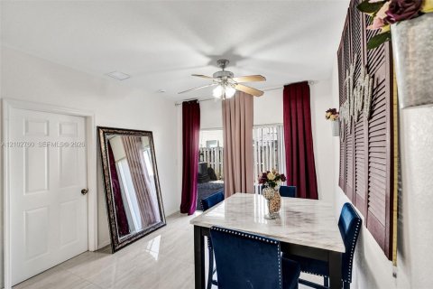Touwnhouse à vendre à Cutler Bay, Floride: 4 chambres, 159.05 m2 № 2407802 - photo 25