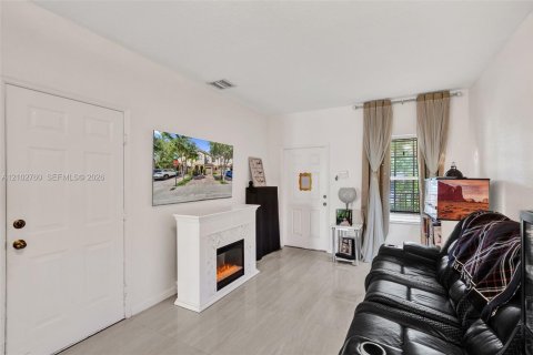 Touwnhouse à vendre à Cutler Bay, Floride: 4 chambres, 159.05 m2 № 2407802 - photo 13