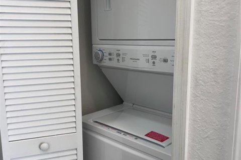 Adosado en alquiler en Kissimmee, Florida, 3 dormitorios, 133.78 m2 № 1593359 - foto 25