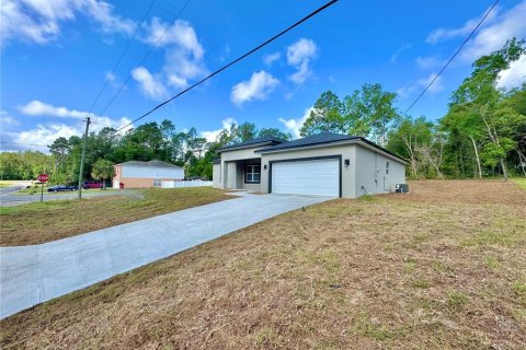 House in Dunnellon, Florida 3 bedrooms, 142.05 sq.m. № 1659030 - photo 3