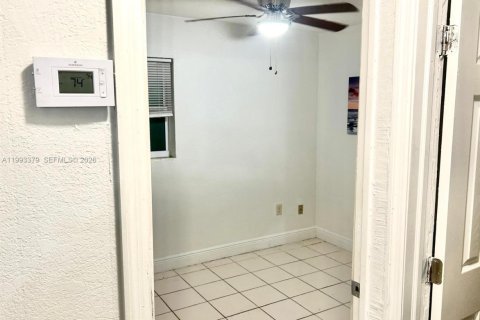 Commercial property in Lake Worth, Florida 2 bedrooms, 69.68 sq.m. № 2057124 - photo 15