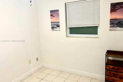 Commercial property in Lake Worth, Florida 2 bedrooms, 69.68 sq.m. № 2057124 - photo 16