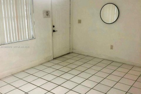 Commercial property in Lake Worth, Florida 2 bedrooms, 69.68 sq.m. № 2057124 - photo 3