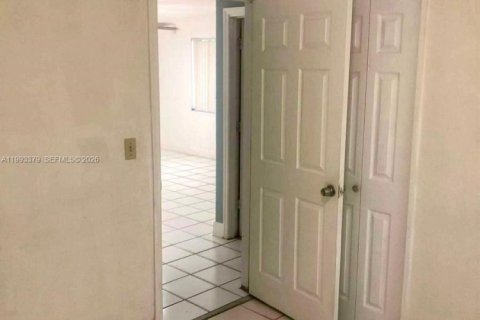 Commercial property in Lake Worth, Florida 2 bedrooms, 69.68 sq.m. № 2057124 - photo 9