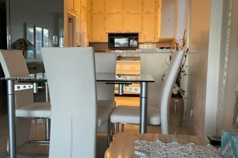 Купить кондоминиум в Форт-Лодердейл, Флорида 1 спальня, 73.86м2, № 1898145 - фото 19