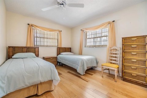 Condo in Zephyrhills, Florida, 2 bedrooms  № 1658806 - photo 8