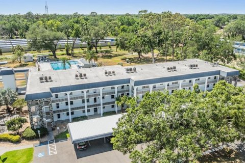Condo in Zephyrhills, Florida, 2 bedrooms  № 1658806 - photo 28