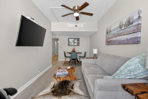 Condominio en venta en North Palm Beach, Florida, 1 dormitorio, 62.62 m2 № 2260349 - foto 14