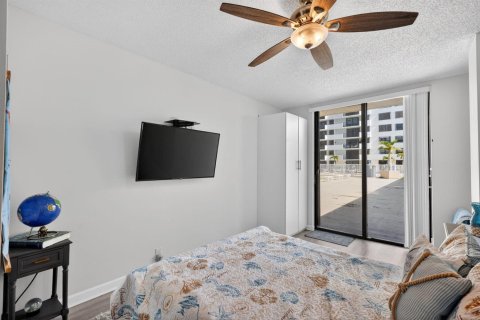 Condominio en venta en North Palm Beach, Florida, 1 dormitorio, 62.62 m2 № 2260349 - foto 23