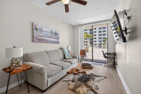 Condominio en venta en North Palm Beach, Florida, 1 dormitorio, 62.62 m2 № 2260349 - foto 15