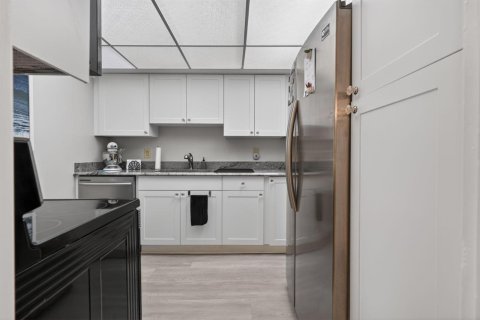 Condominio en venta en North Palm Beach, Florida, 1 dormitorio, 62.62 m2 № 2260349 - foto 9