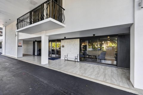 Condominio en venta en North Palm Beach, Florida, 1 dormitorio, 62.62 m2 № 2260349 - foto 2