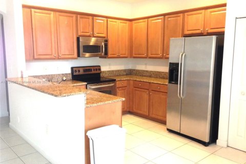 Condo in Doral, Florida, 3 bedrooms  № 1708573 - photo 6