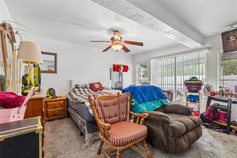 House in Saint Petersburg, Florida 3 bedrooms, 130.53 sq.m. № 2208674 - photo 18